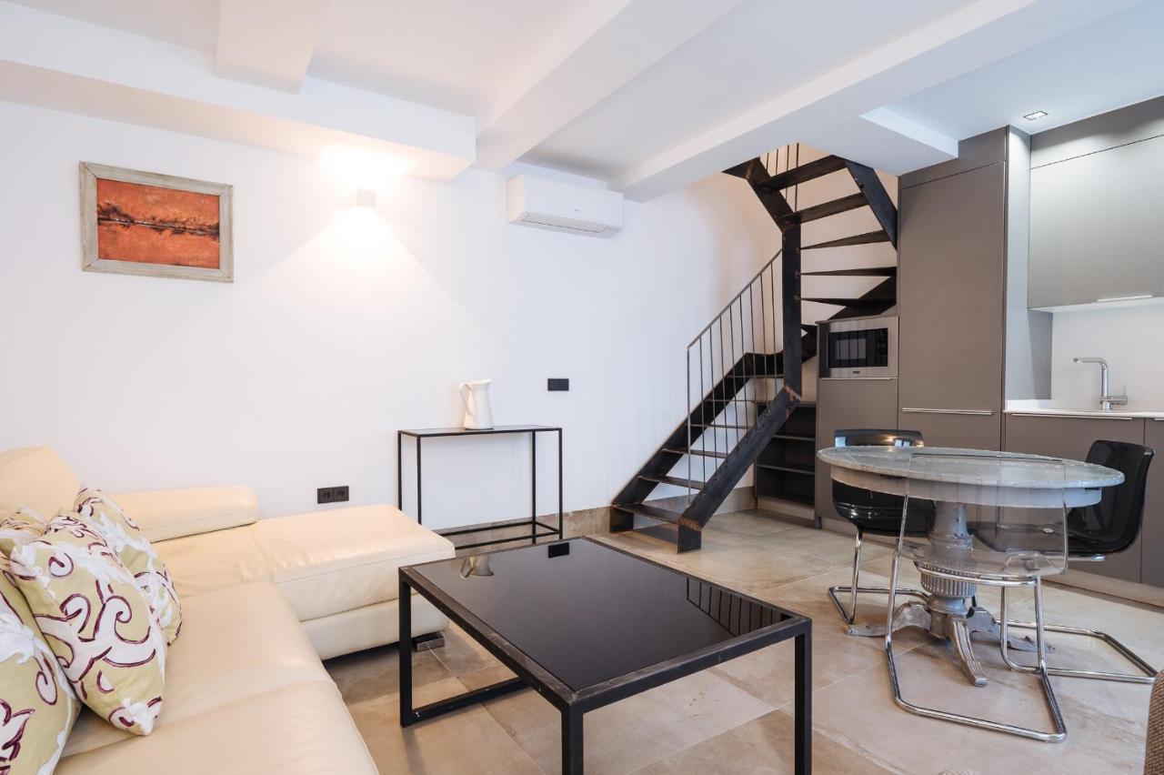 Apartamentos Montevideo 6 Sevilla Eksteriør billede