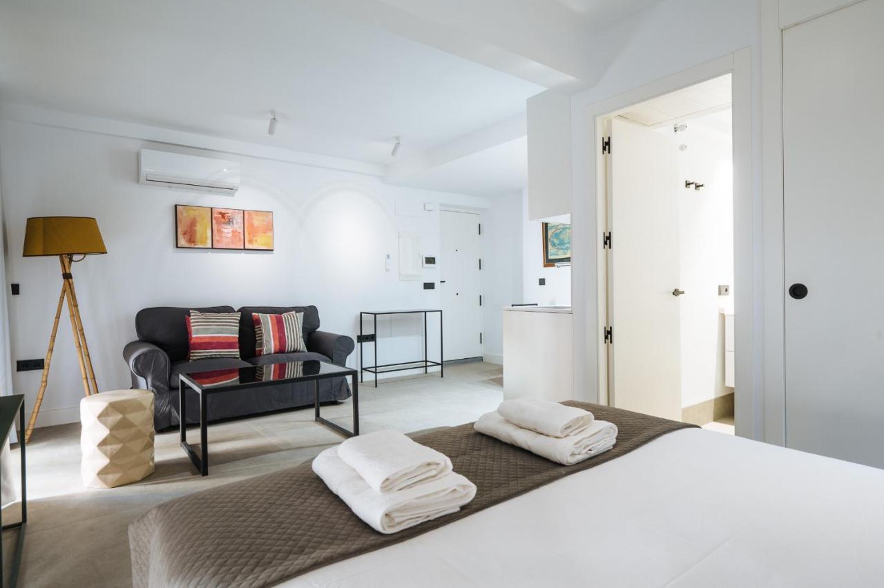 Apartamentos Montevideo 6 Sevilla Eksteriør billede
